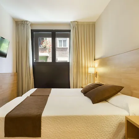 Hotel Acta Azul 3*